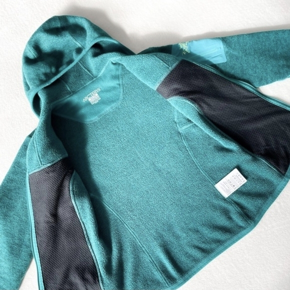 Arc’teryx Women’s Fleece Jacket - Picture 5 of 5